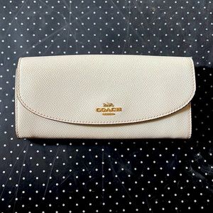 Year end sale!! Coach wallet